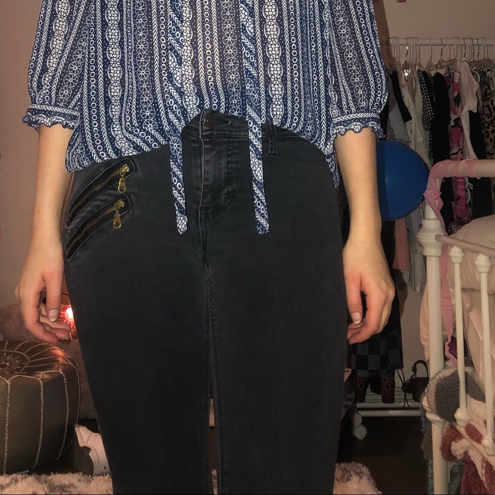 Grey jeans